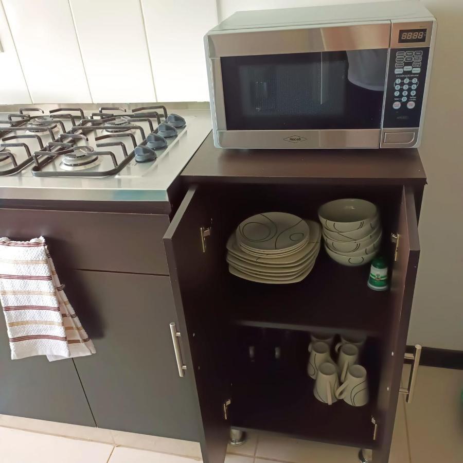 Apartamento Cerca Parque Del Cafe Con Piscina Montenegro Bagian luar foto