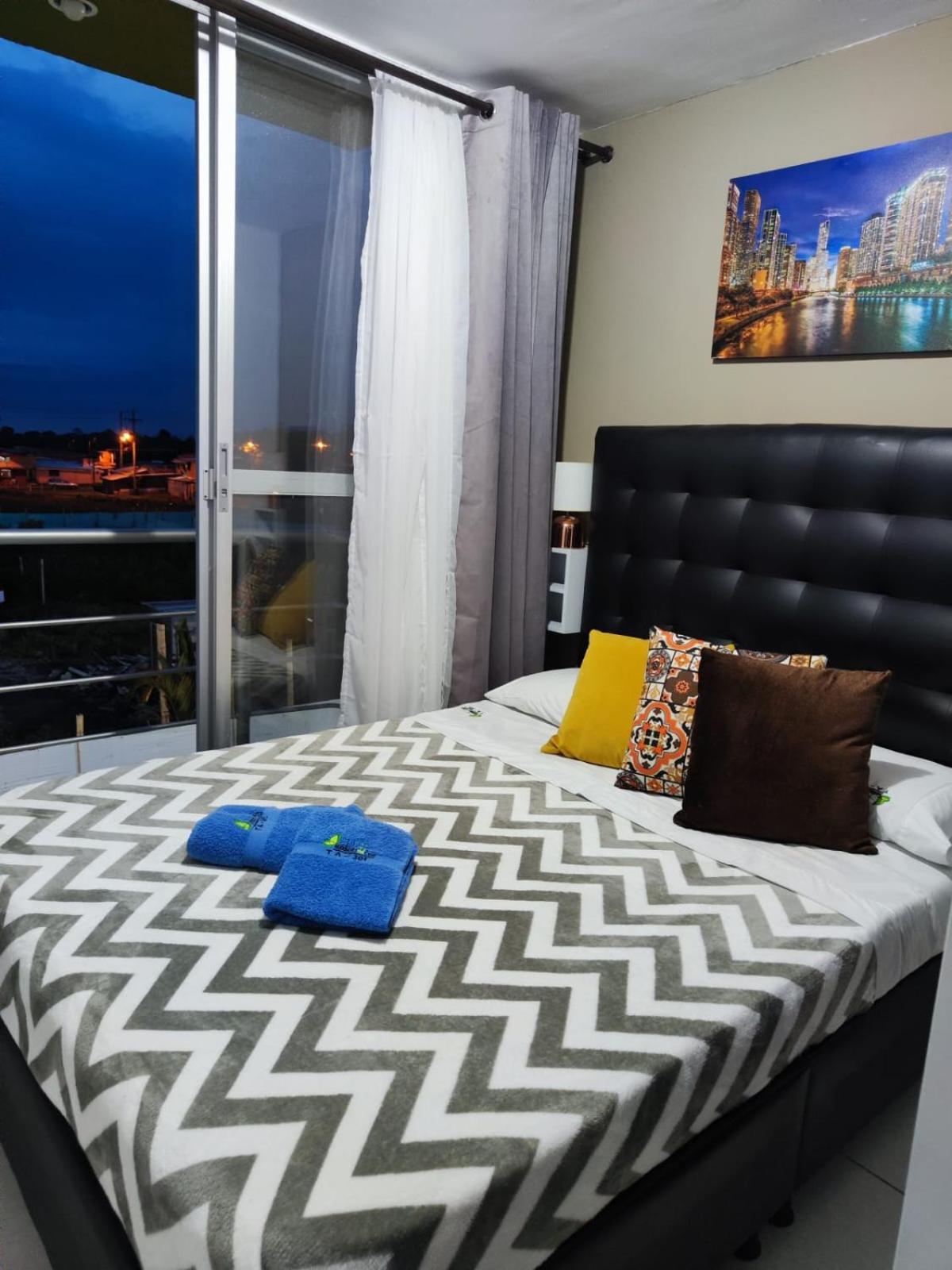 Apartamento Cerca Parque Del Cafe Con Piscina Montenegro Bagian luar foto