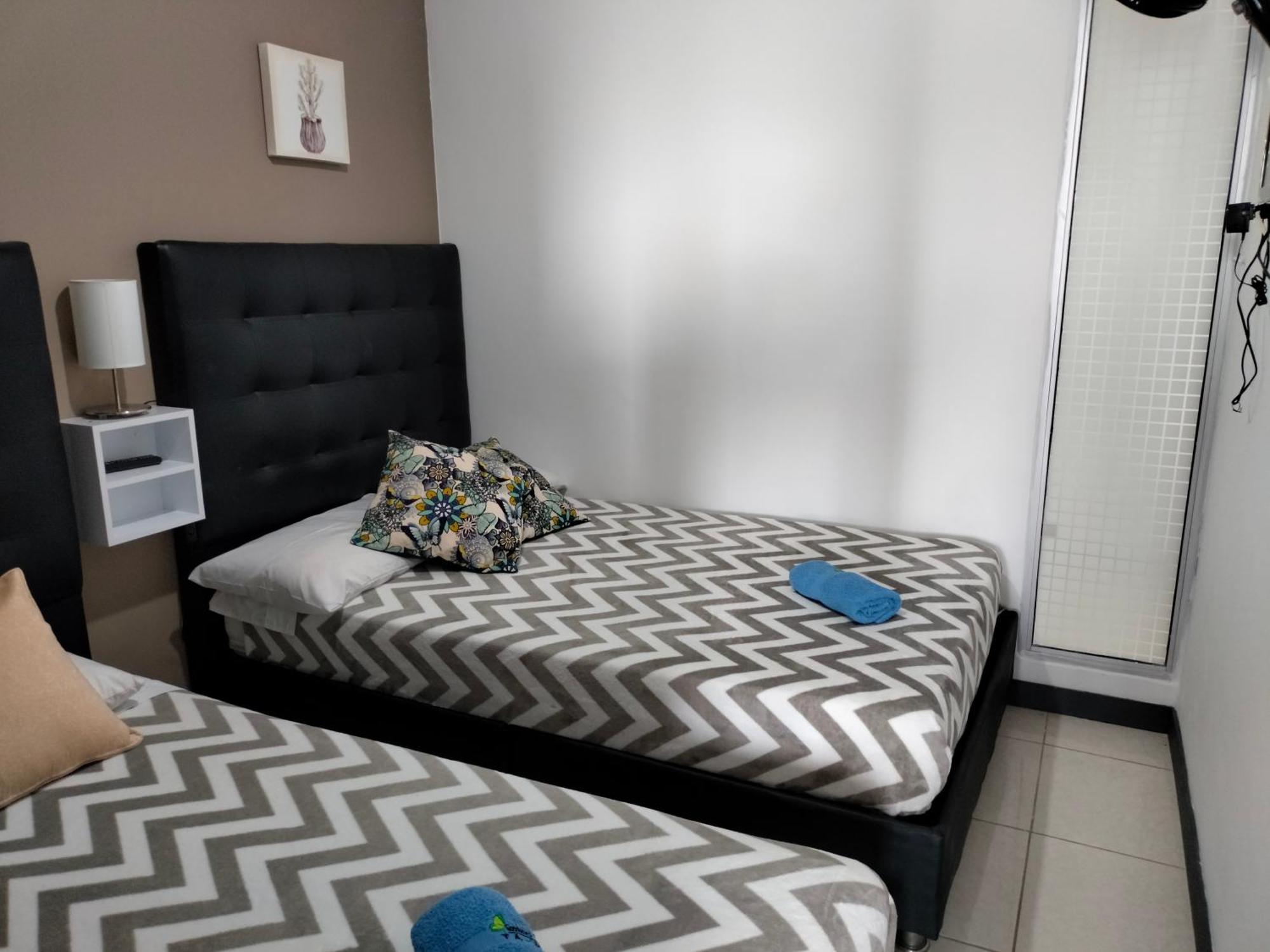 Apartamento Cerca Parque Del Cafe Con Piscina Montenegro Bagian luar foto