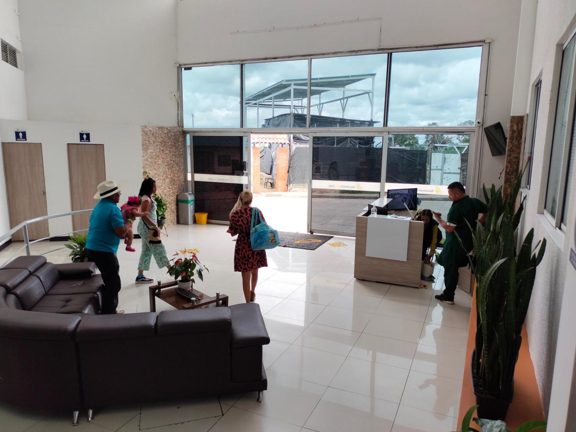 Apartamento Cerca Parque Del Cafe Con Piscina Montenegro Bagian luar foto